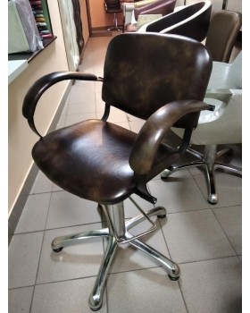 Крісло перукарське гідравлічне в салон краси