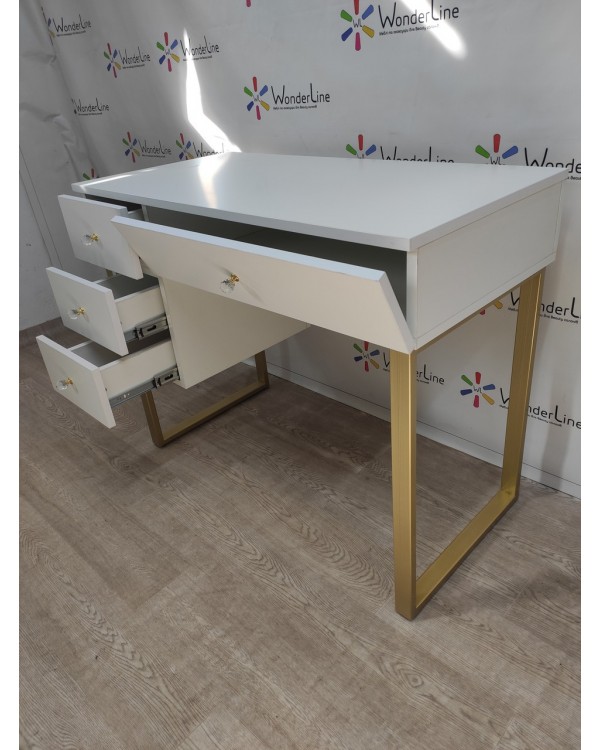 Манікюрний стіл на золотих ніжках для салону краси ELEGANT Манікюрний стіл на золотих ніжках для салону краси ELEGANT