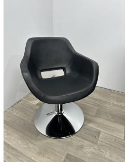 Перукарське крісло гідравлічне для салону краси чорному кольорі Style Black Перукарське крісло гідравлічне для салону краси чорному кольорі Style Black