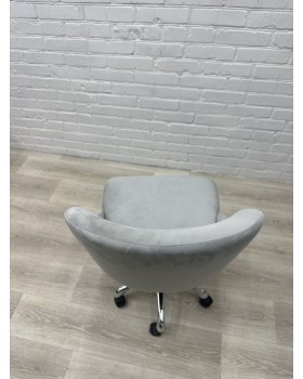 Кресло Style Harmony для косметологии и процедурных кабинетов Мобильный стульчик мастера КР-03caster_MR-foto3