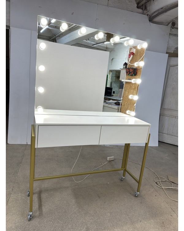 Столик для визажа и макияжа MR_ДЗ-09 с LED-зеркалом и выдвижными ящиками Парикмахерские зеркала Столик для визажа и макияжа MR_ДЗ-09 с LED-зеркалом и выдвижными ящиками Парикмахерские зеркала