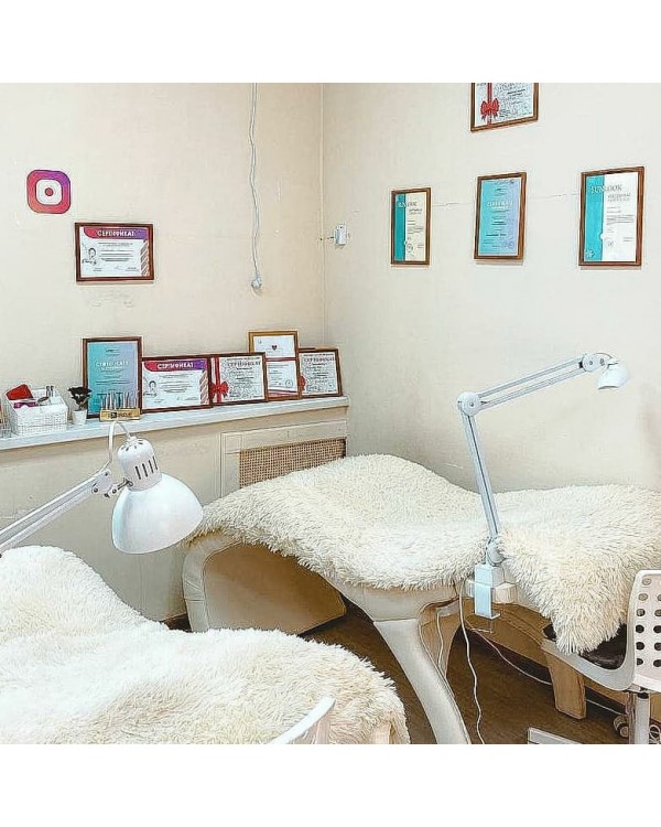 Анатомическая кушетка косметологическая для наращивания ресниц BEAUTY кресло лежанка для наращивания ресниц