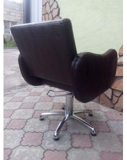 Перукарське крісло на гідравлічному підіймачі для салонів краси WENDY VM840-foto3