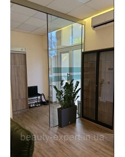 Вітрина для салону та кабінету косметолога ВІТ-01 скляні полички з LED-підсвічуванням-foto2